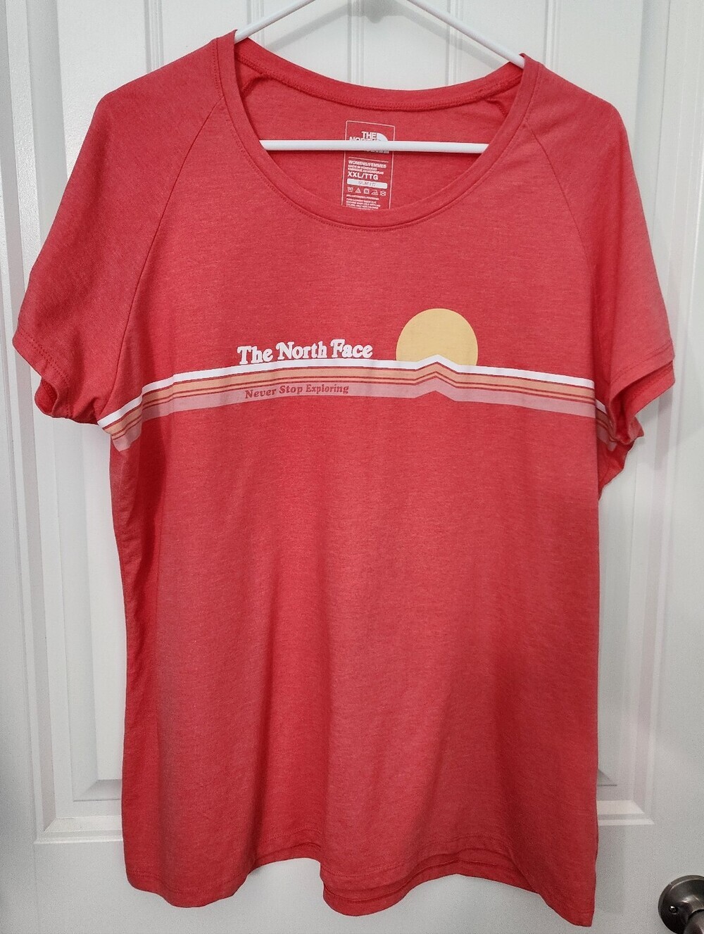 The North Face Women's Silm Fit Sunset Graphic Tee in Coral, Size XXL